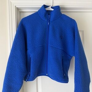 Aritzia Tna
Polartec® Thermal Pro™ Mockneck Hi-Hip Zip-Up